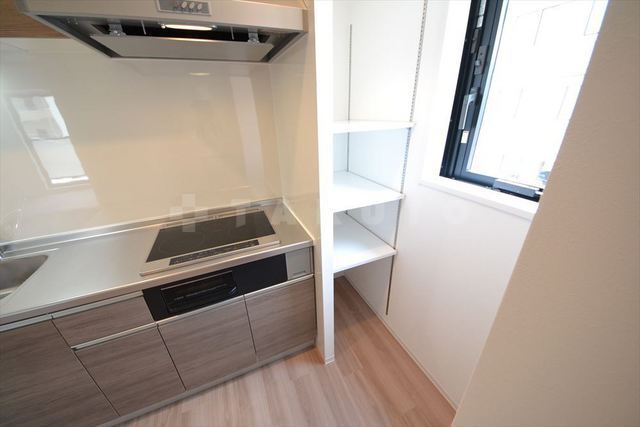 ����24