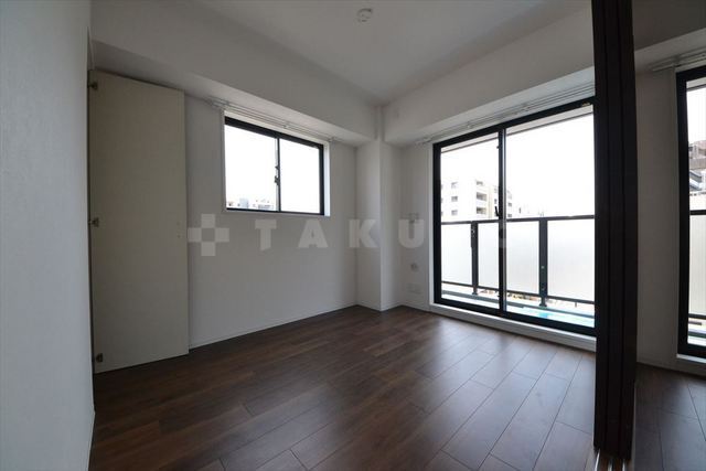 ����11