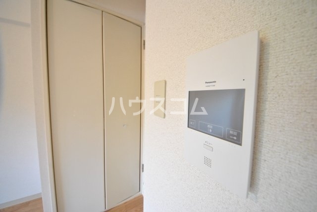 ����6