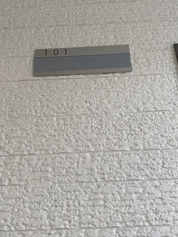 ����18