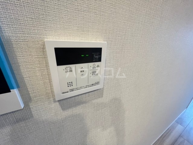 ����10