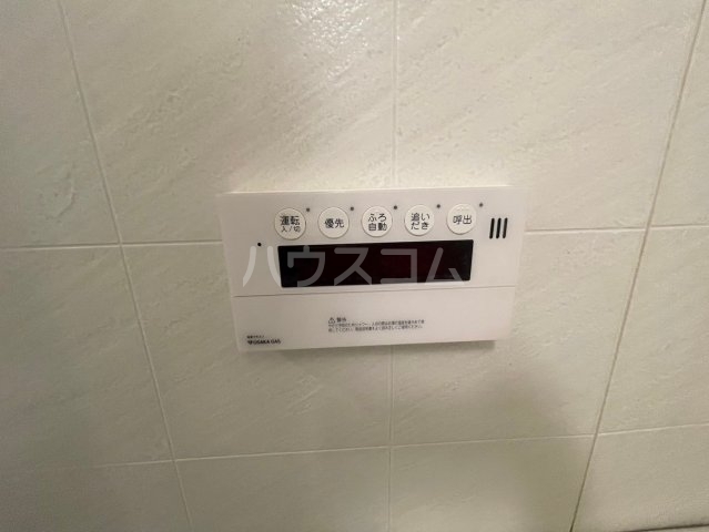 ����21