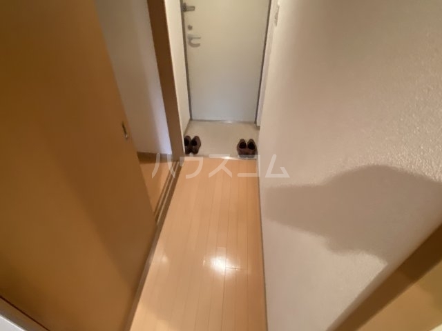 ����15