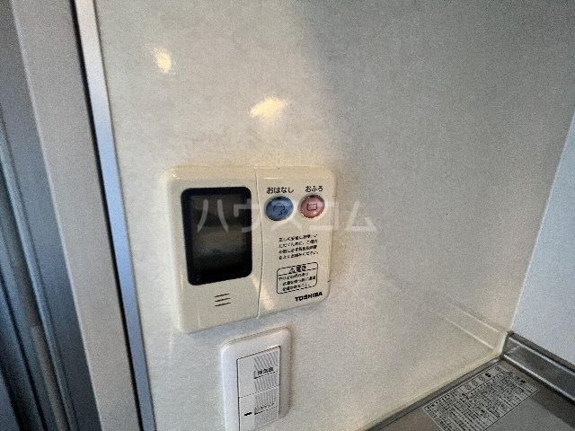 ����20