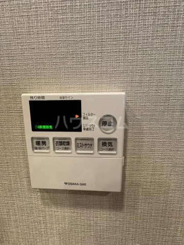 ����16