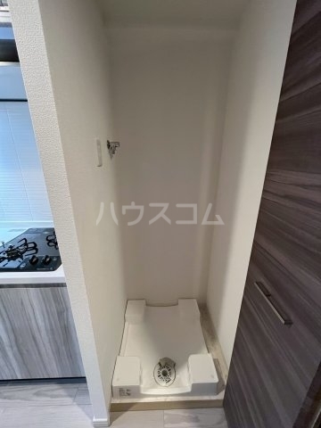 ����21