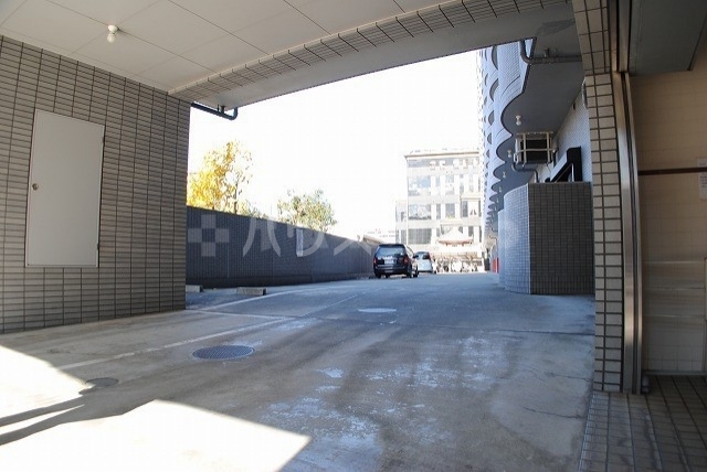 ����13