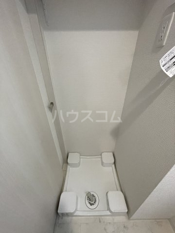 ����21