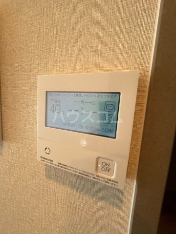 ����21