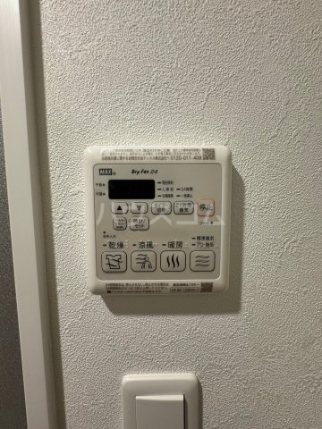 ����16