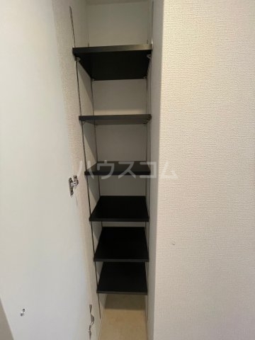 ����16