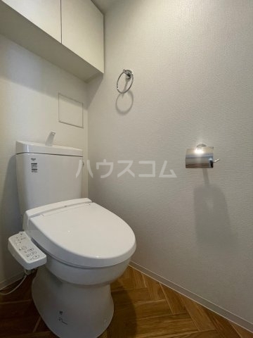 ����4
