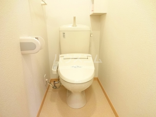����4