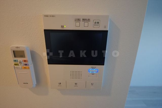 ����8