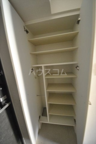 ����21