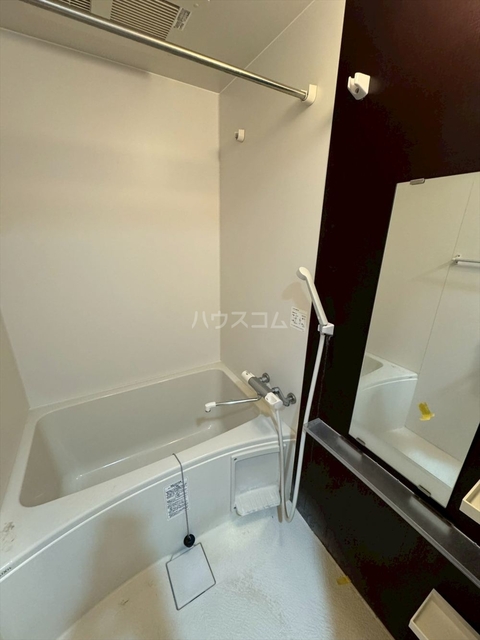 ����15