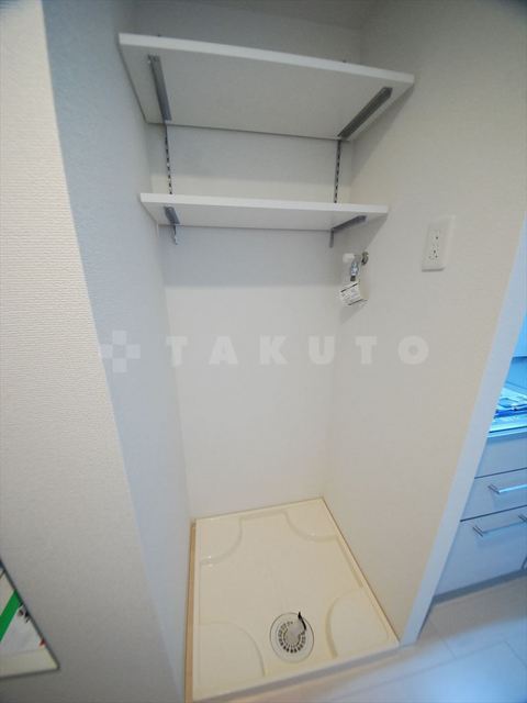 ����12