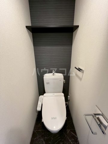 ����4
