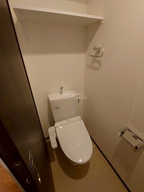 ����4