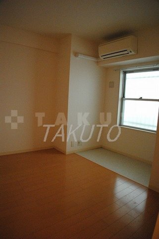 ����8
