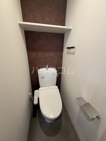 ����4
