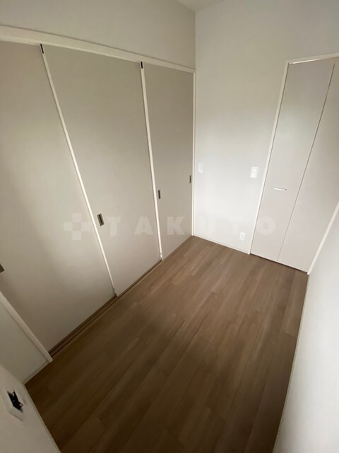 ����7