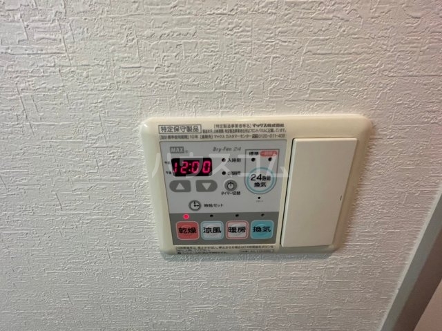 ����25