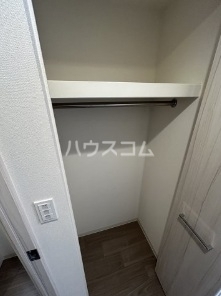 ����12