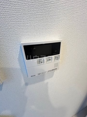 ����12