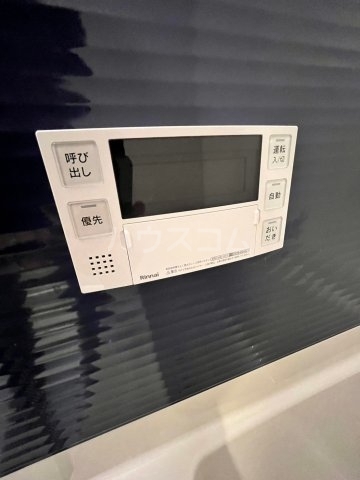 ����20
