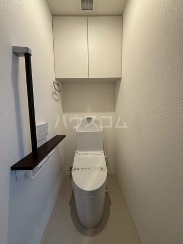 ����4