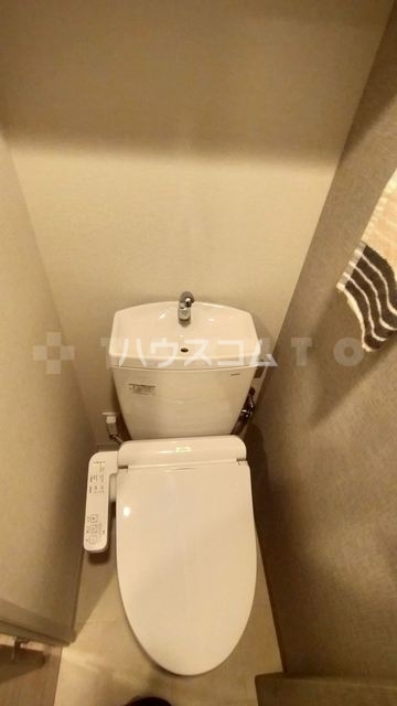 ����4
