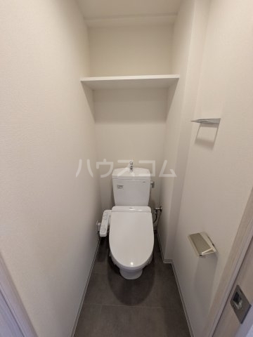 ����4