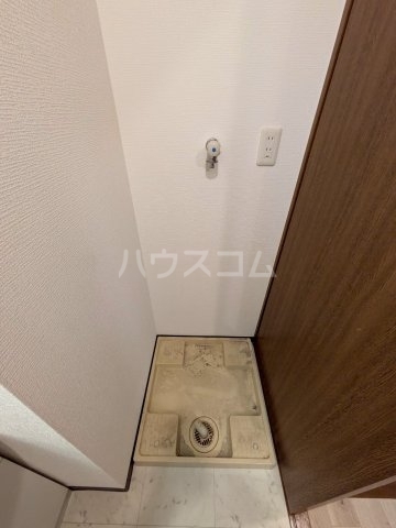 ����13