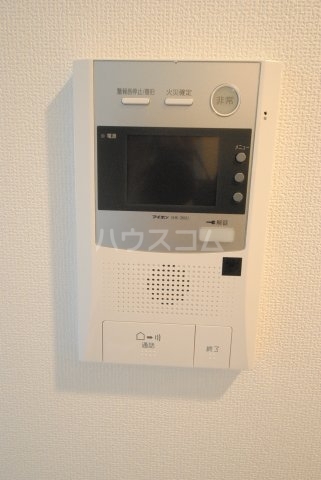 ����12