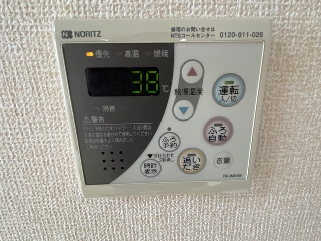 ����10