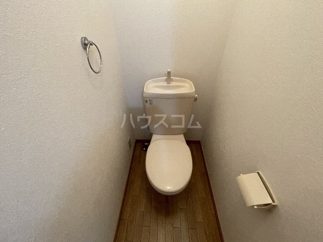 ����4