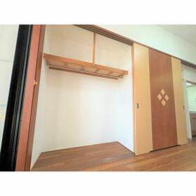 ����13