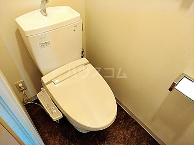 ����4