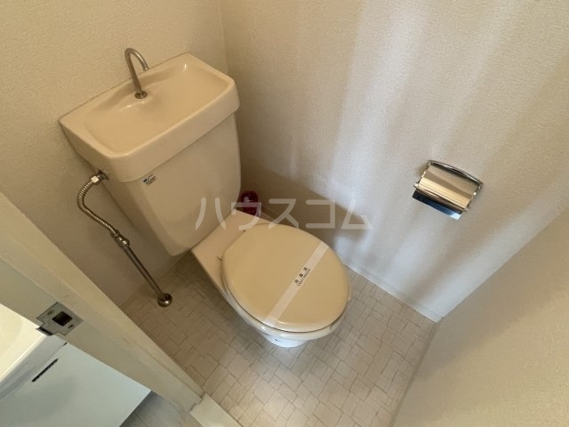 ����4