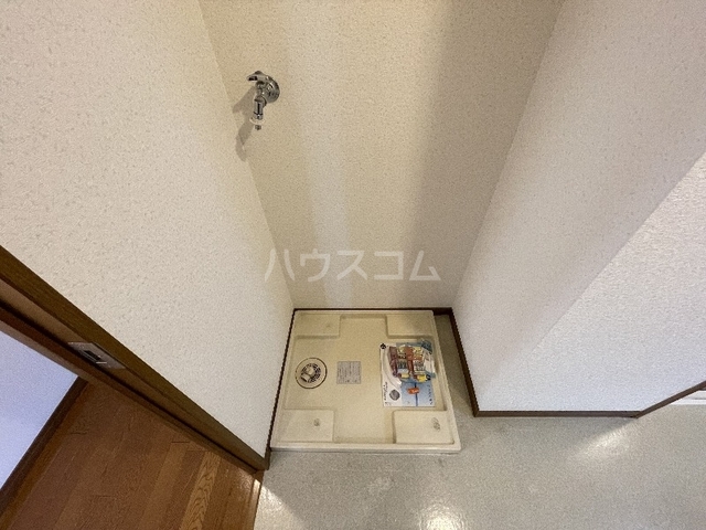 ����13
