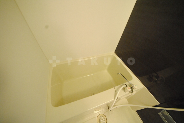 ����13