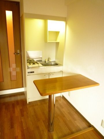 ����8