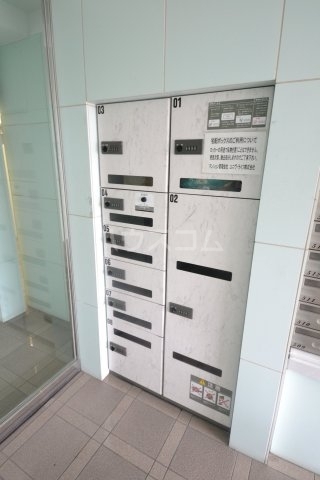 ����12
