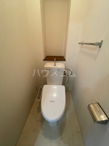����4