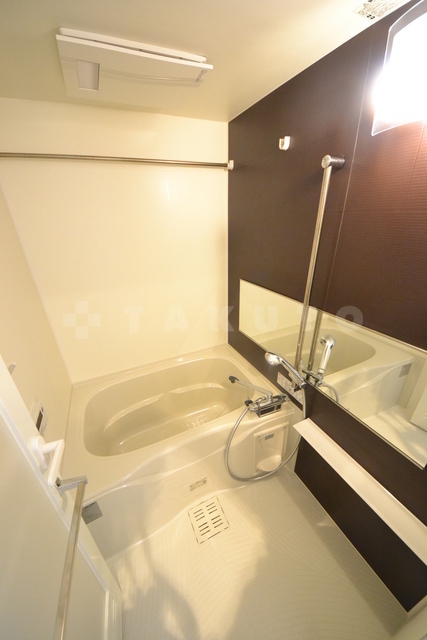 ����3