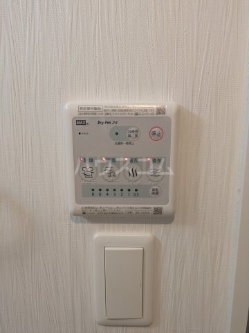 ����21