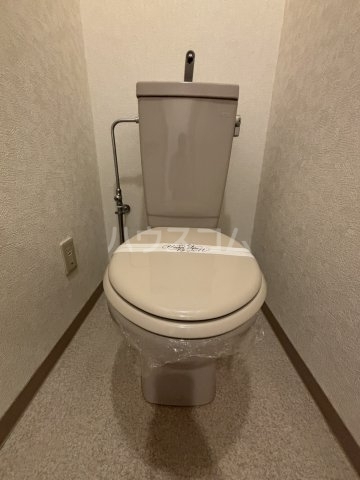 ����4