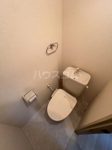 ����4