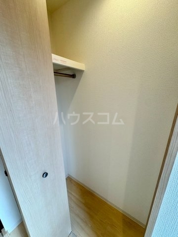 ����12